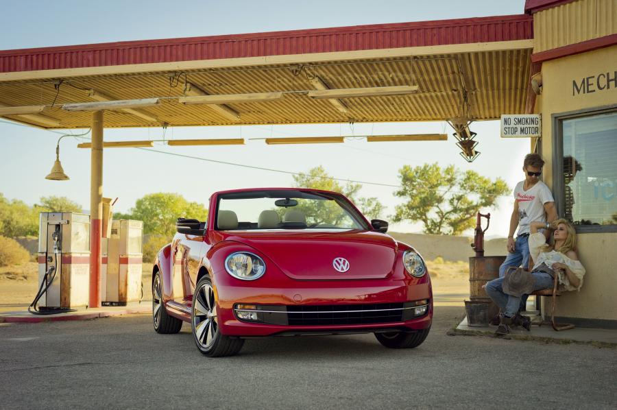  Volkswagen Beetle Cabriolet 2012 года  (фото 7 из 107)